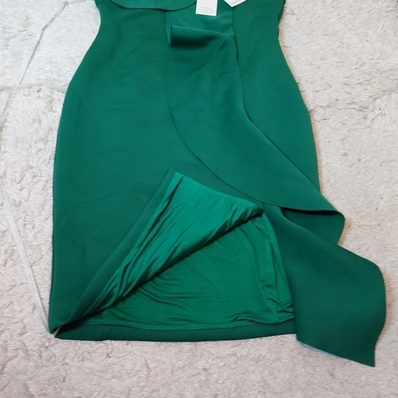 LAVISH Alice plus cold shoulder dress - Picture 6 of 9